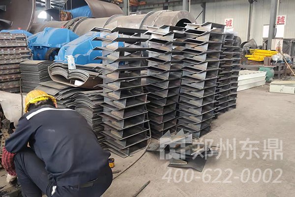 內(nèi)蒙古煤泥烘干機(jī)制造車(chē)間現(xiàn)場(chǎng)實(shí)拍